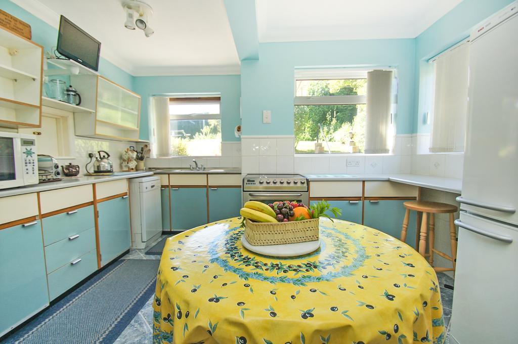 Dean Court Garden - Parking - By Brighton Holiday Lets Zewnętrze zdjęcie